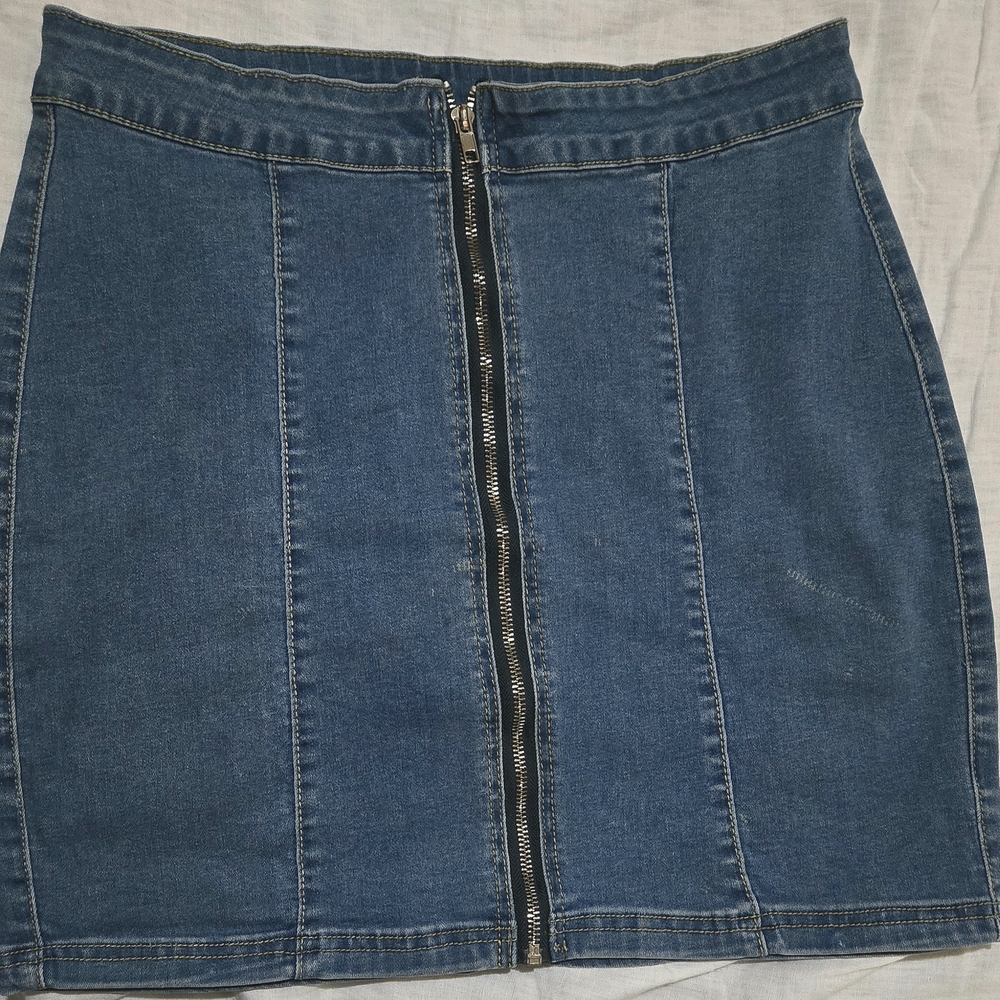 XL Mini Skirt with Front Zipper From The 90s Stretchy Great Strong Zipper Comfy